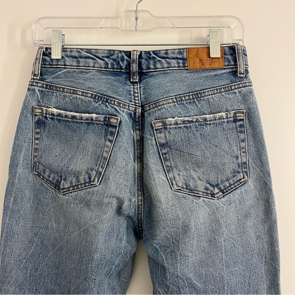 Bershka High-Rise Cropped Jeans - Picture 6 of 6